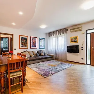 *vivere In Arte* Near Theairport Povegliano Veronese